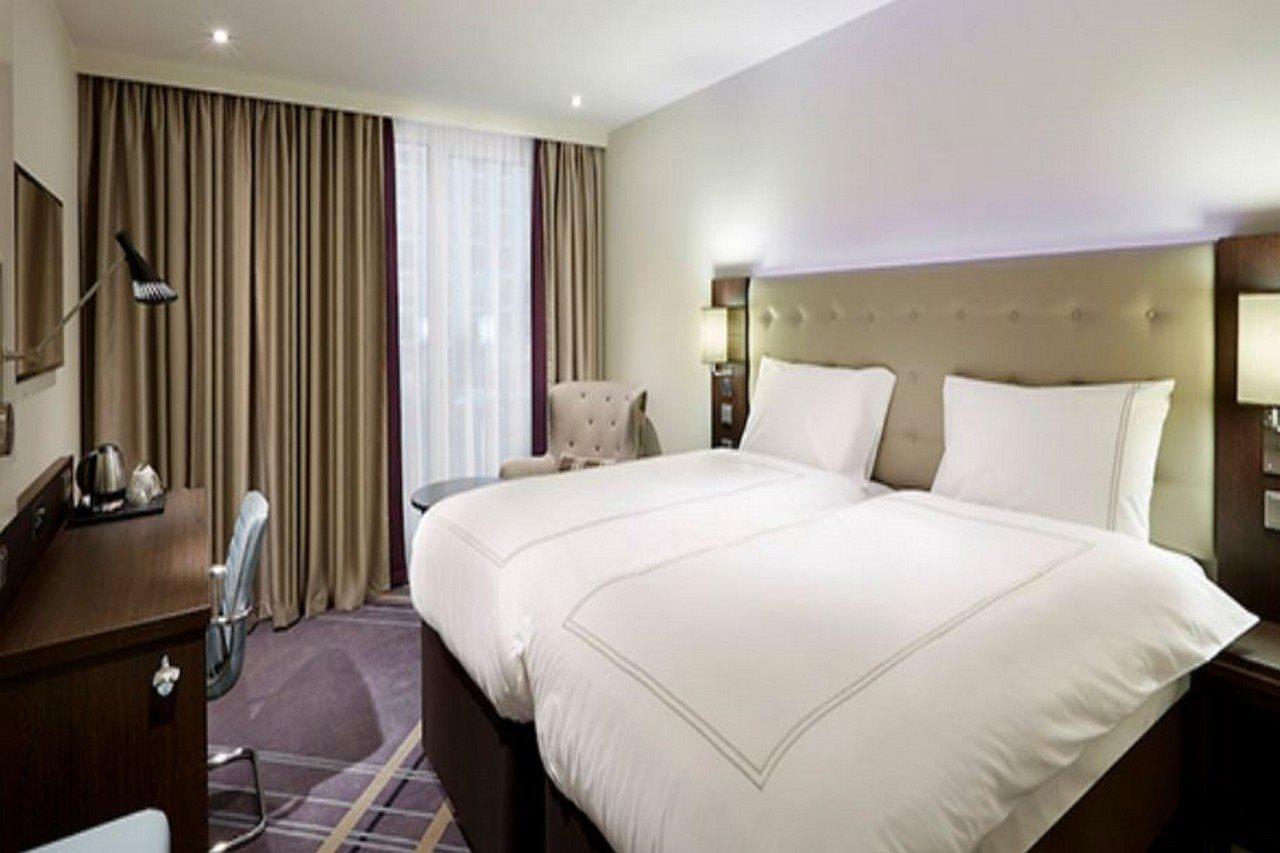 Premier Inn Stuttgart City Europaviertel Экстерьер фото