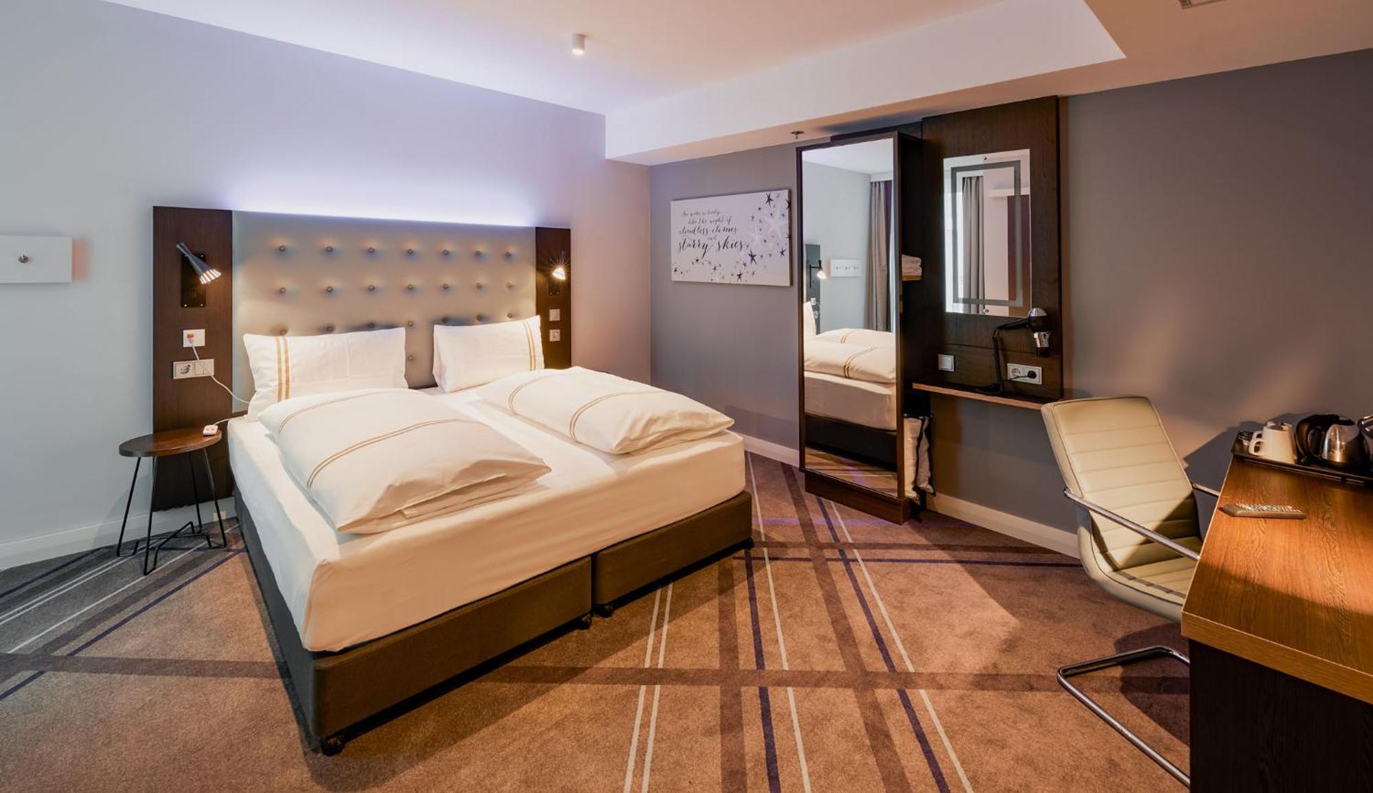 Premier Inn Stuttgart City Europaviertel Экстерьер фото